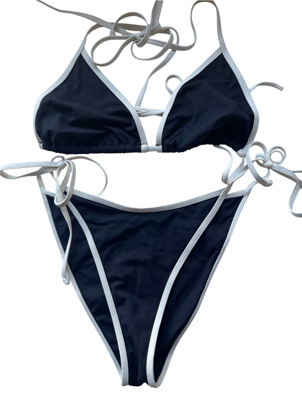 String Bikini - Picture 6 of 7